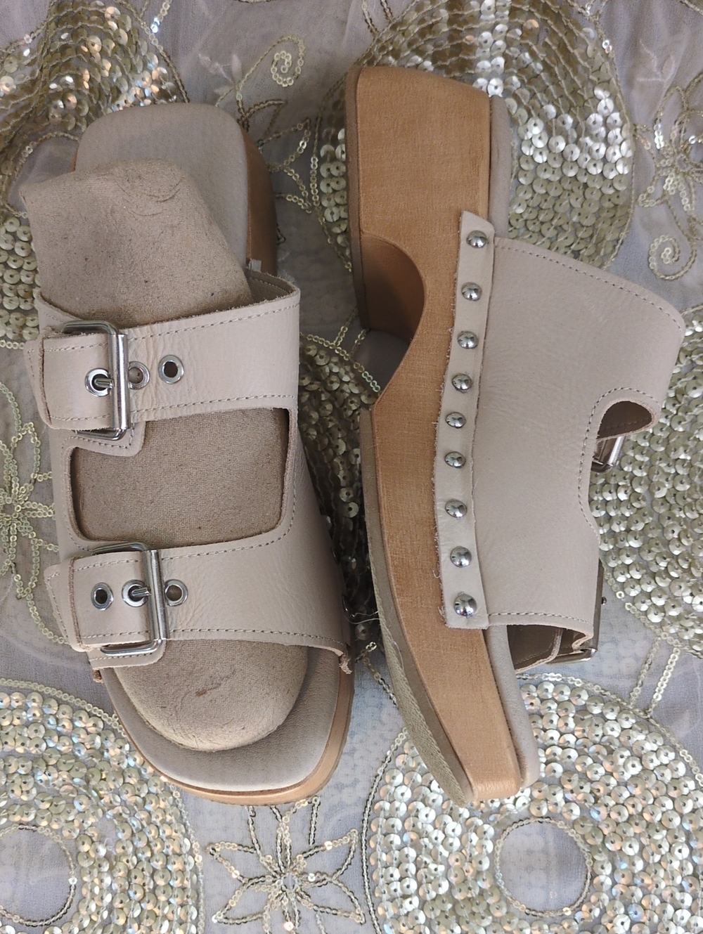 Musse And Cloud Soft Beige Leather Clogs With Buckles. Size 9 EU 40